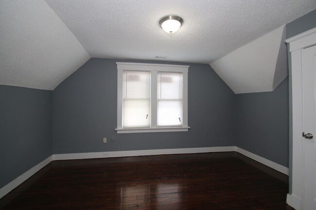 Building Photo - 168 Chatham St