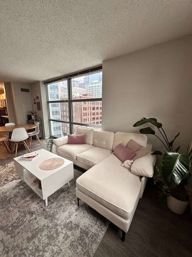 Building Photo - 180 N Jefferson St