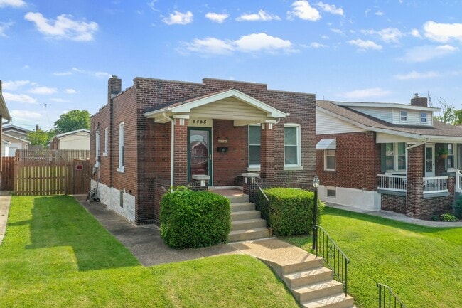 Building Photo - For the Big Dawgs