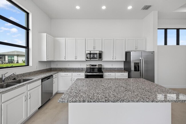Building Photo - 7920 SW Andrea Wy