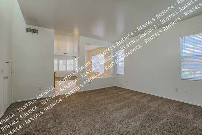 Building Photo - 4005 W Park St