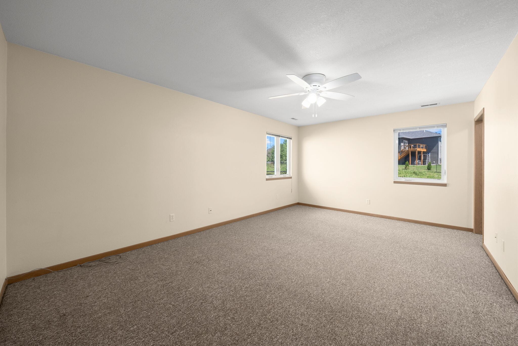 Building Photo - 1420 E Redwood Blvd