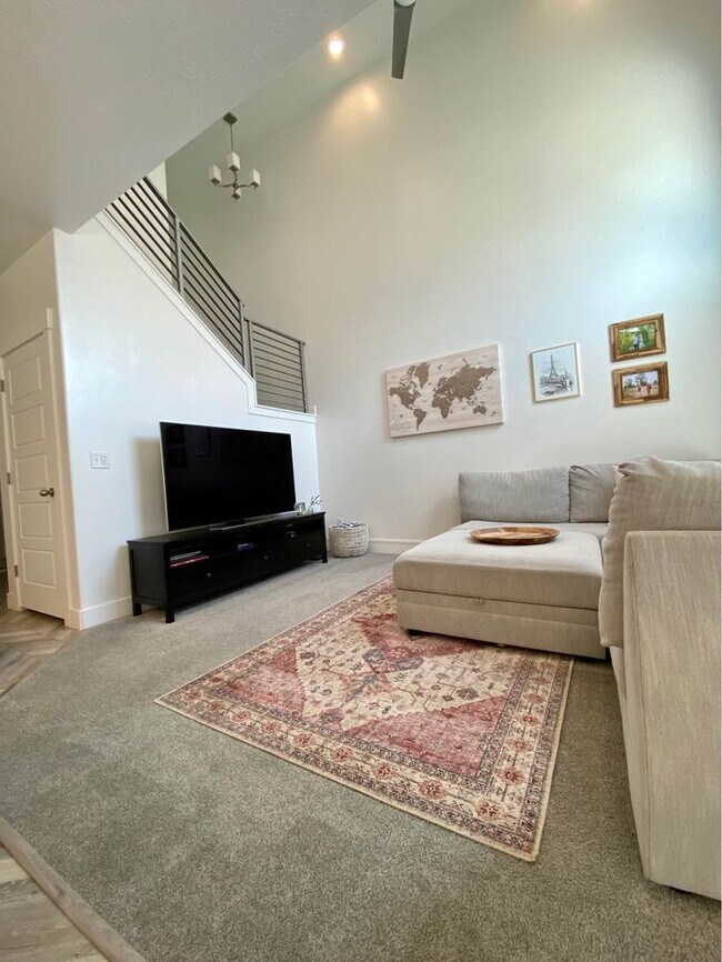 Building Photo - North Point Townhome