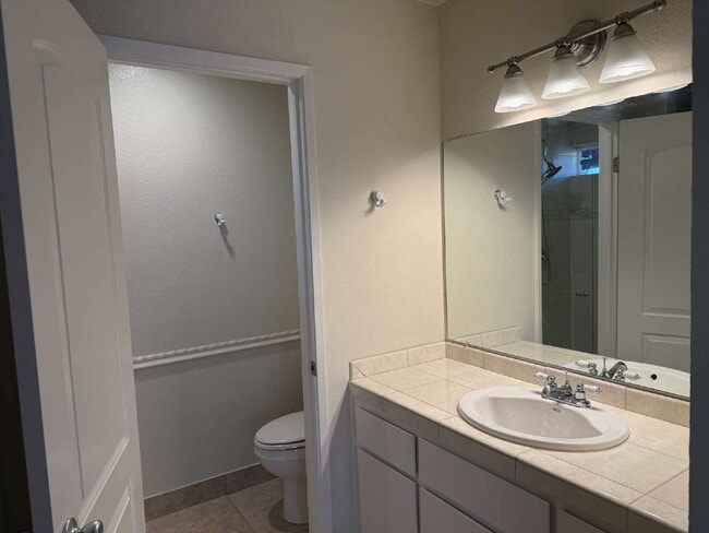 Building Photo - Remodeled Single Family Home