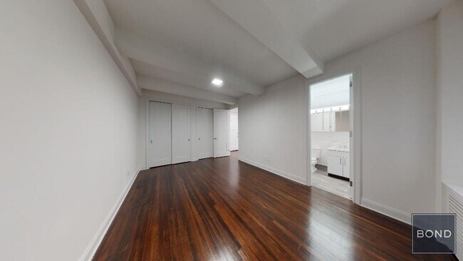 Building Photo - 145 W 55th St