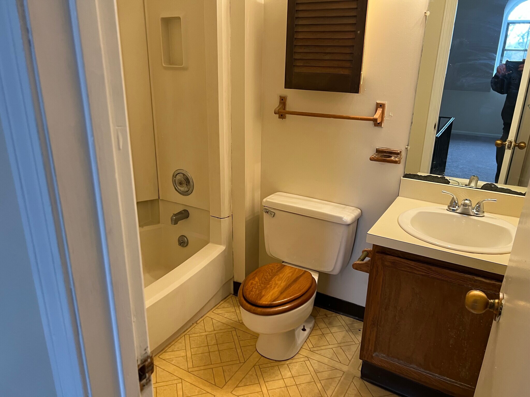 Building Photo - 17 Charter Oak Pl