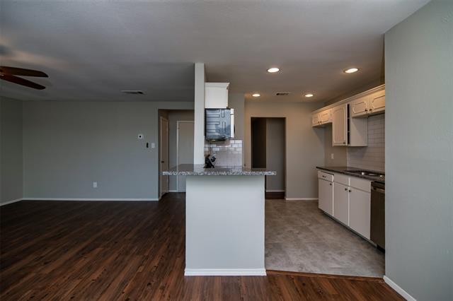 Building Photo - 7616 Parkwood Ln