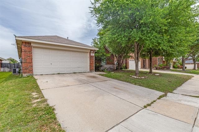 Primary Photo - 8112 Fleetwing Trail