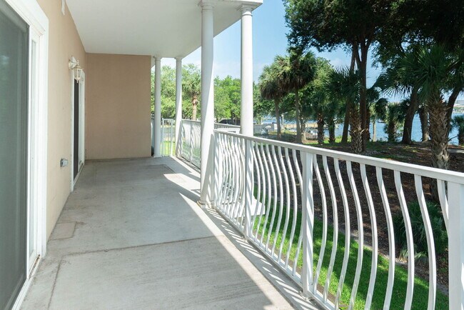 Building Photo - 113 Brooks St SE