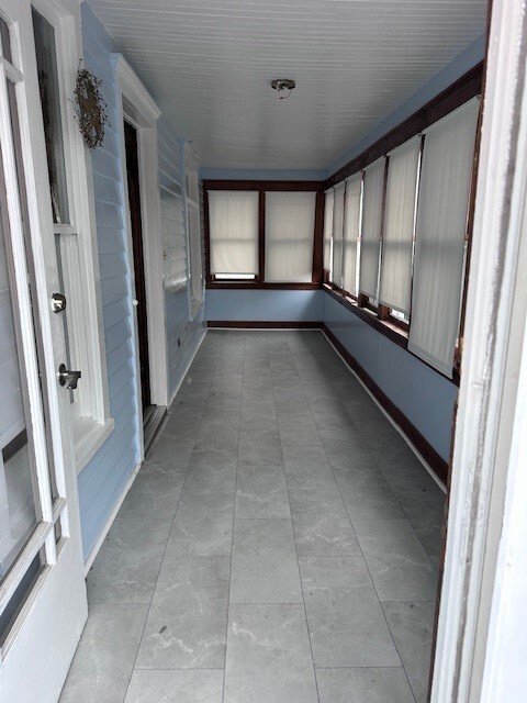 Building Photo - 40 Howard Ave