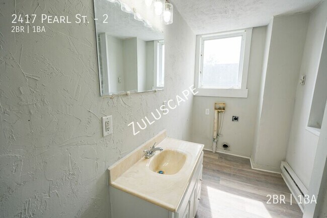 Building Photo - 2417 Pearl St