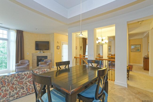 Building Photo - 108 Valley Pointe Dr