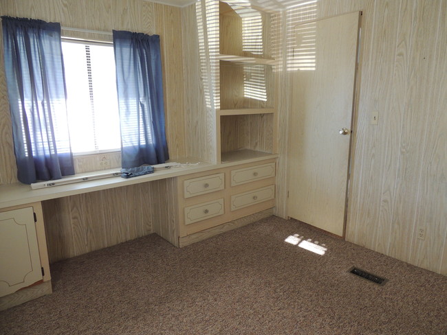 2ND BEDROOM OR OFFICE - 7416 Fast Ln