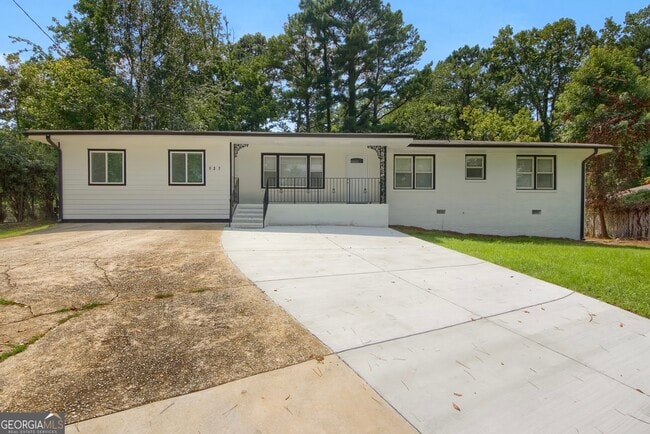 Primary Photo - 137 Hillcrest Dr SE