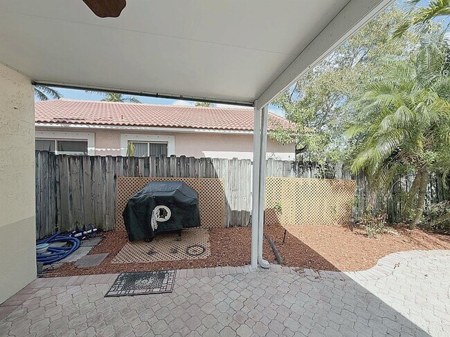 Building Photo - 114 Danielle Ct