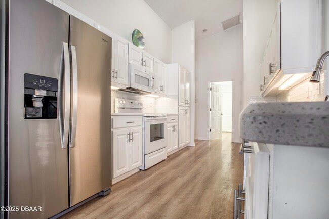 Building Photo - 6115 Sabal Point Cir