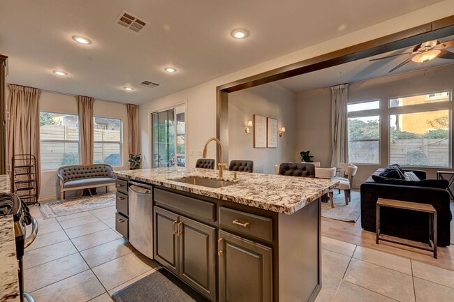Building Photo - Spacious Summerlin Home Featuring Casita a...