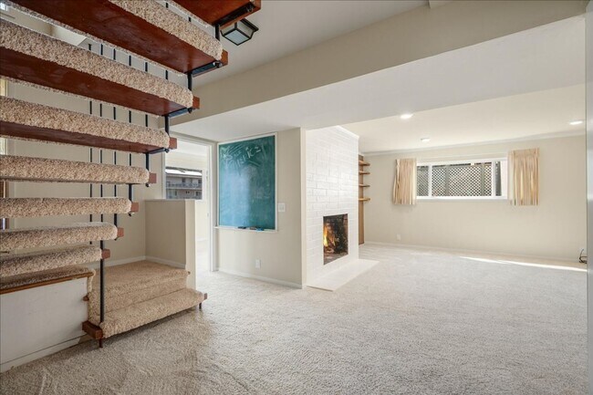 Building Photo - Private Belmont Home | 3 Bed | 3 Bath | 2,272 Sq. Ft.