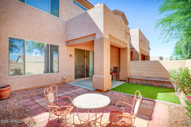 Building Photo - 1404 W Weatherby Way