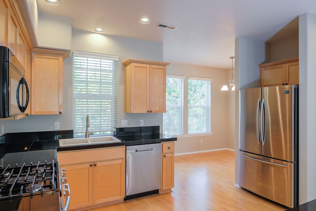 Building Photo - 5809 NE Orenco Gardens Dr