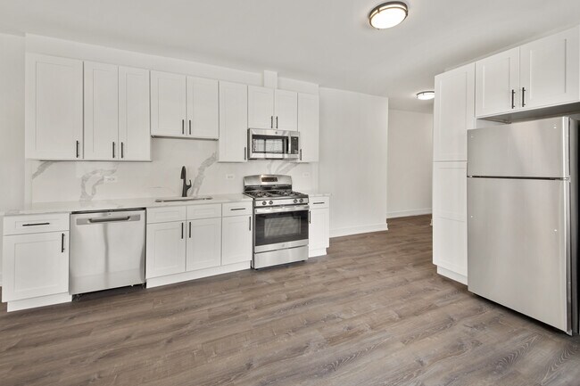 Building Photo - 3058 W Cortland St