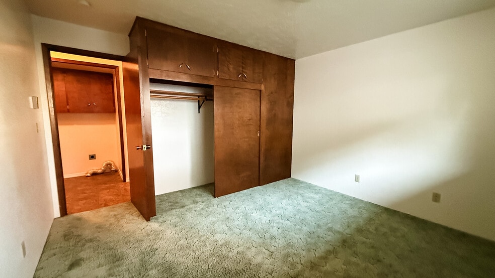 Bedroom - 620 Whitman St