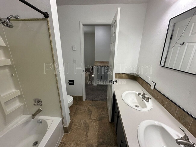 Building Photo - 285 W 600 N