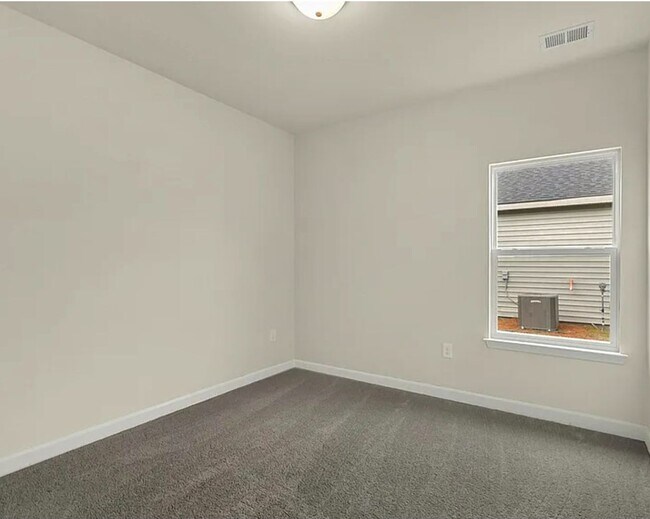Building Photo - Four bedroom two bath home in Trieste at B...