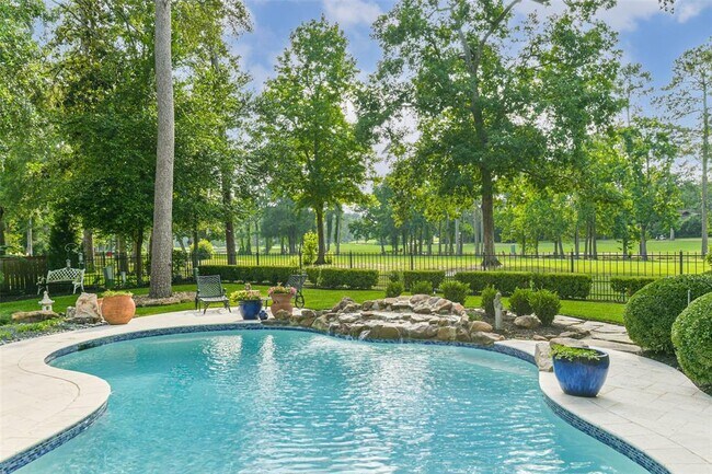 Building Photo - 2323 Pine Bend Dr