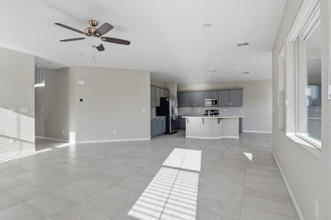 Building Photo - 3158 Molinos Dr
