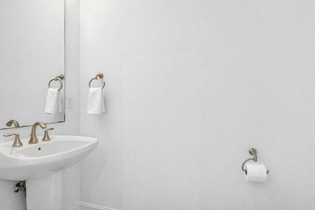 Building Photo - 701 S Olive Ave