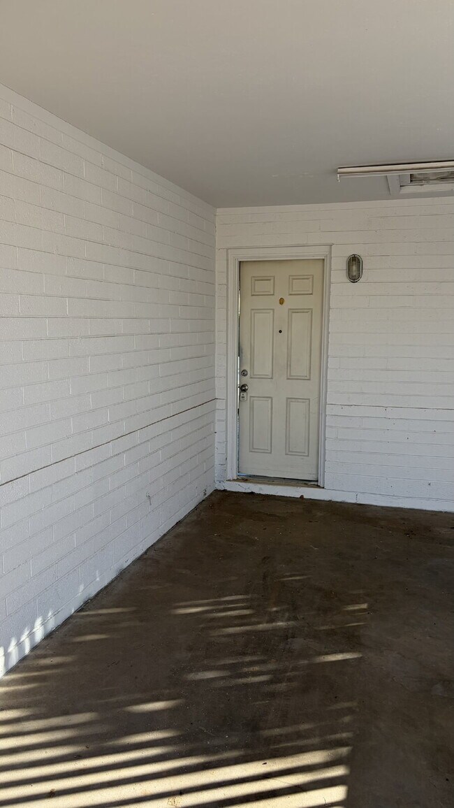 Building Photo - Mid-Century Dream with Beautiful POOL !!!