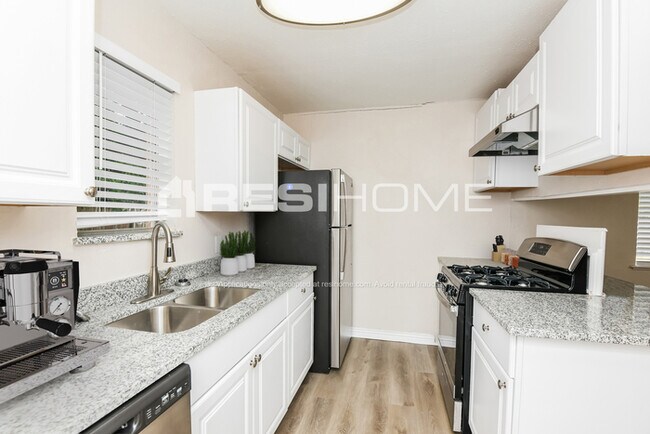 Building Photo - 2403 Catalo Lane