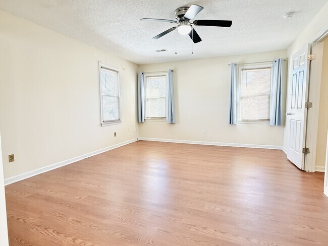 Building Photo - 42 N Crossing Ct