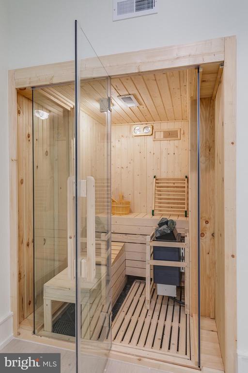 Building Photo - 8757 Brook Rd