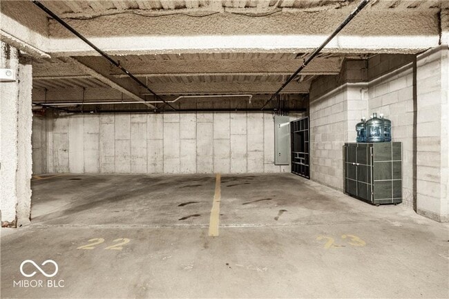 Building Photo - 802 N Meridian St