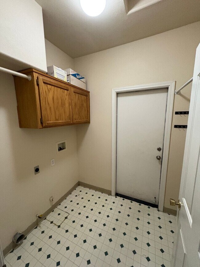 Building Photo - 1523 E Monte Vista Ct