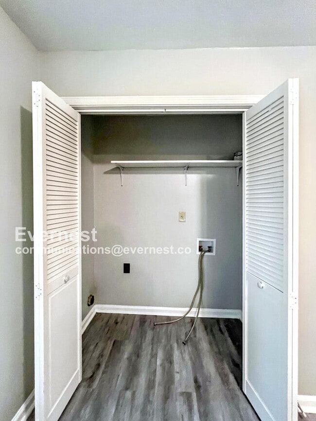 Building Photo - 4581 Fontaine Pl