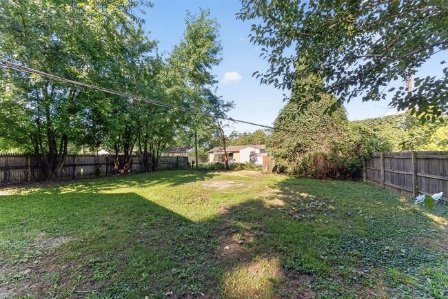Building Photo - 1811 Stetson Rd