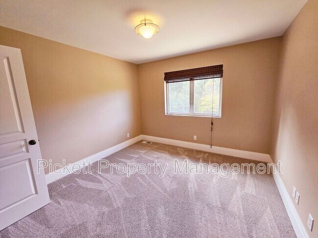 Building Photo - 27201 WA-3