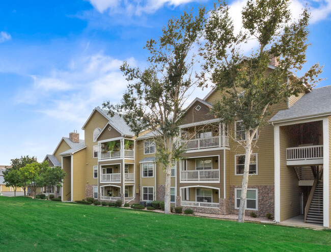 Building Photo - 6021 Castlegate Dr W