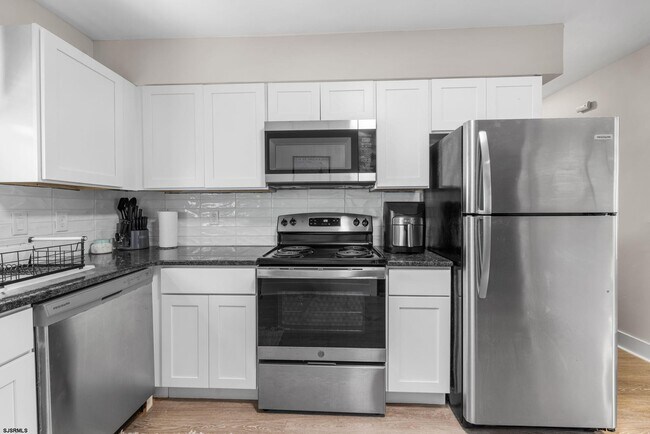 Building Photo - 159 Sheridan Square