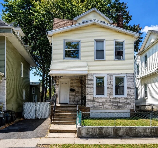 Building Photo - 120 Scheerer Ave