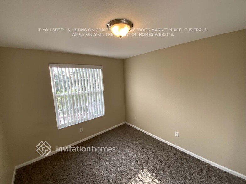 Building Photo - 5115 Crescent Moon Dr