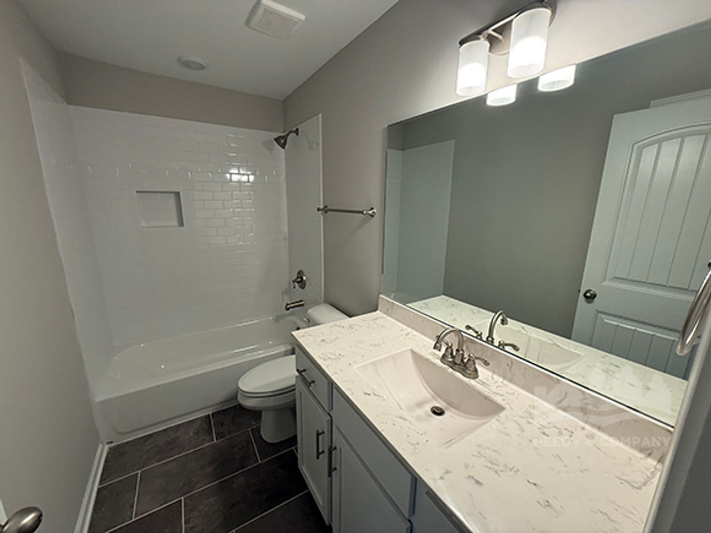 Building Photo - 40 Blue St