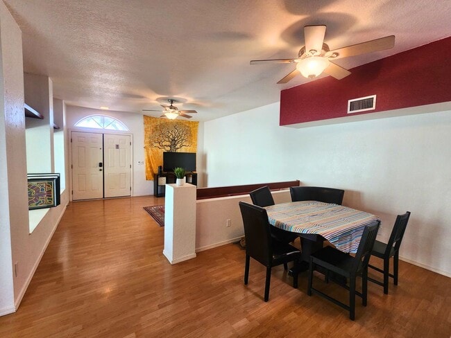 Building Photo - 3343 N Glen Creek Dr