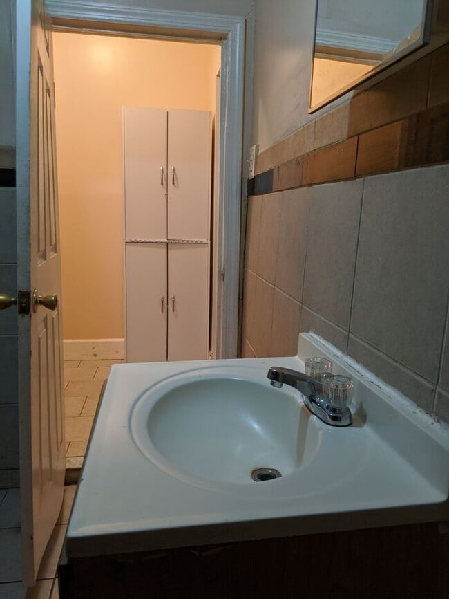 Building Photo - Three-Bedroom Apartment Near Public Transportation