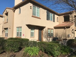 Building Photo - Gorgeous Natomas Condo