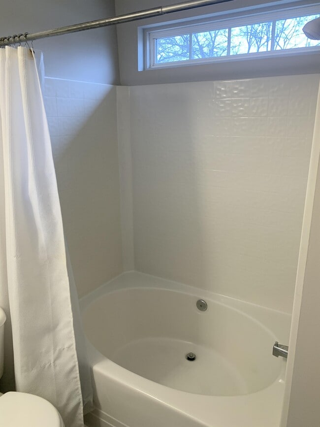 Building Photo - 48 Sikes Cir