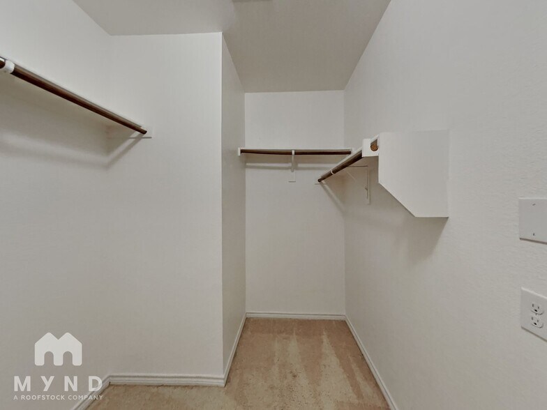 Building Photo - 1417 Castle Creek Dr